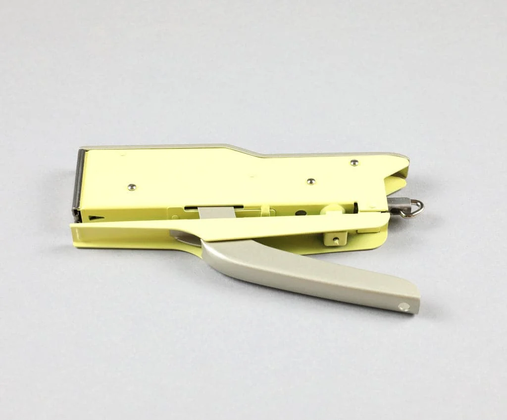 Zenith Stapler 548-E Pastel Yellow