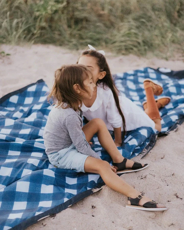 Little Unicorn 5 x 10 Outdoor Blanket – Navy Plaid