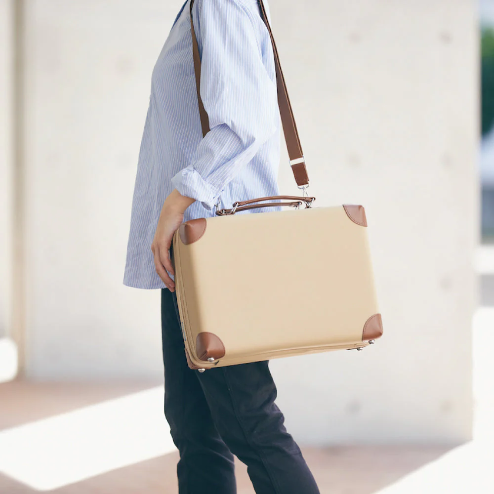 KING JIM Carchette Wide Carrying Case