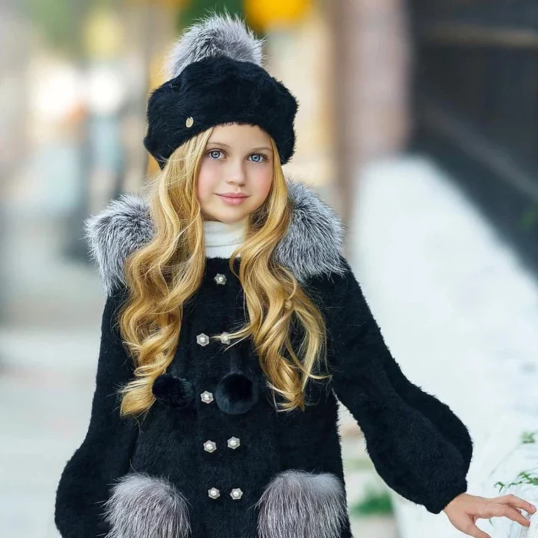 Petite Maison Milana Noir Berets Hat w/ Fur Pom Pom (8Y)
